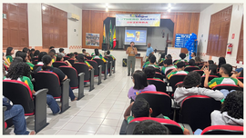 Em dois dias de atividades, 312 alunos participaram de palestras, dinâmicas e simulação de votaç...