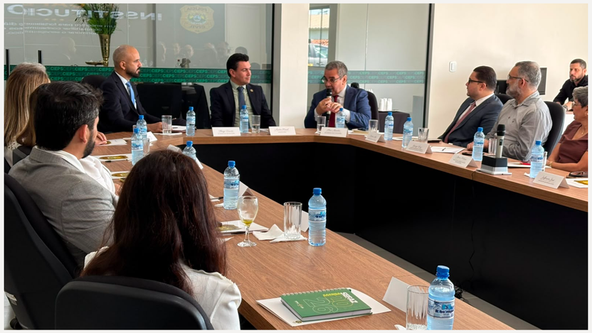 Representado pelo juiz Luciano Melo, vice-diretor da EJE-AC, Tribunal contribuiu com debate sobr...