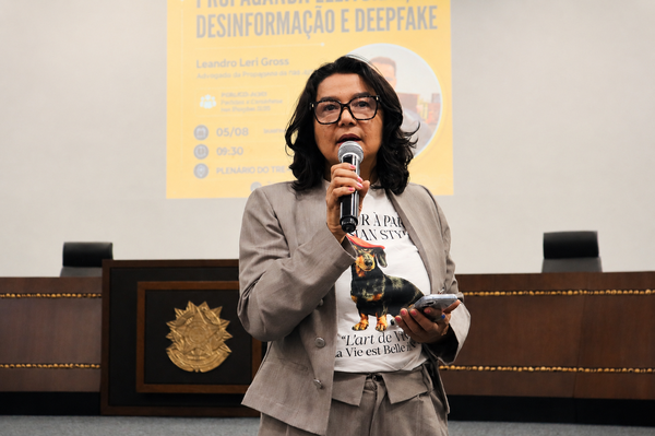 “A Justiça Eleitoral vai combater fortemente qualquer tipo de desinformação e deepfakes”, afirmou Leandro Leri Gross durante encontro com partidos