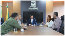 Encontro entre TRE-AC e TJAC reforça alinhamento institucional para garantir um pleito seguro, c...