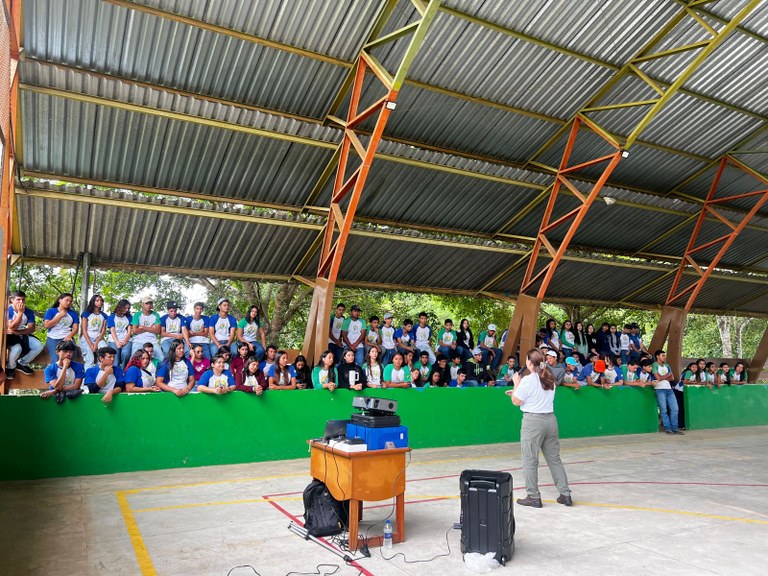 Campanha da Biometria e projeto Vozes do Futuro chegam a Brasileia Jovens participaram de atendimento eleitoral e roda de conversa sobre voto, democracia e desinfo...