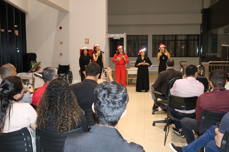 Cantata de Natal marca encerramento do Jubileu de Ouro do TRE-AC Evento reuniu magistrados e servidores em um momento de memória institucional, gratidão e renova...