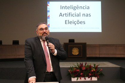 Especialista Diogo Rais debateu inteligência artificial, provas digitais e os impactos das redes...