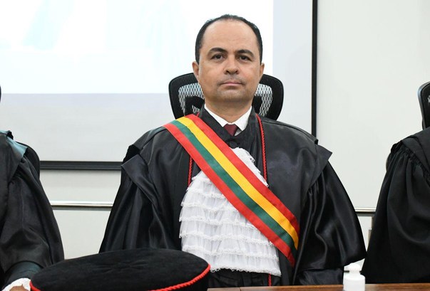 Desembargador Júnior Alberto toma posse como Presidente do TRE-AC na próxima quinta-feira (10) Evento será realizado a partir das 17h, no Plenário do Tribunal