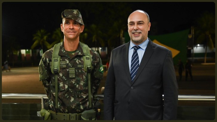 Desembargador Lois Arruda prestigia aniversário do Batalhão “Plácido de Castro” Solenidade pelos 69 anos do batalhão foi conduzida pelo Comando de Fronteira Acre/4º BIS e conto...