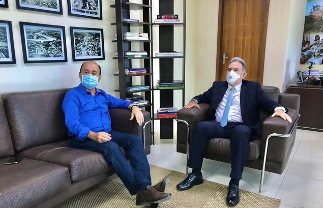Desembargador Luís Camolez se reúne com prefeito de Rio Branco No encontro, foram tratados assuntos referentes aos preparativos para as Eleições 2022