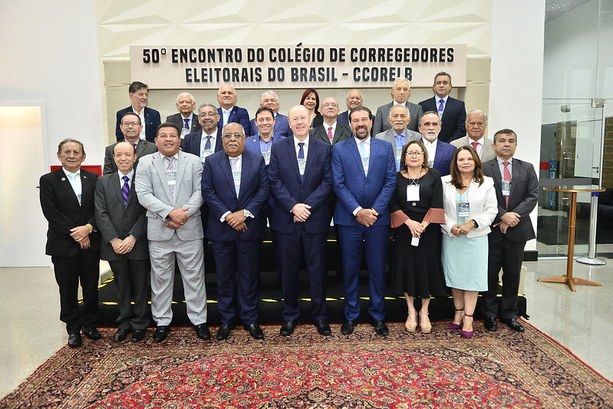 Desembargadora Denise Bonfim participa do 50º Encontro de Corregedores Eleitorais Estiveram reunidos na sede do TRE-CE, corregedoras e corregedores dos tribunais eleitorais do pa...