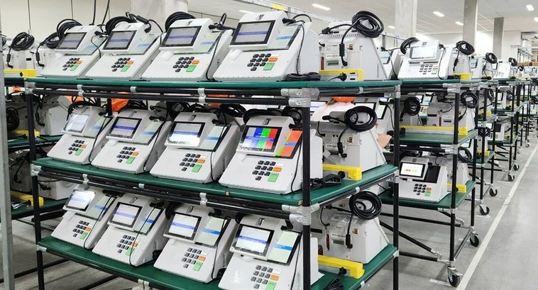 Eleições 2024: mais de 100 mil urnas eletrônicas modelo 2022 já foram produzidas Número equivale a 45,56% dos 219.998 novos equipamentos contratados para serem utilizados a part...