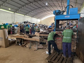 Parceria fortalece cadeia de reciclagem, valoriza cooperados e reforça compromisso socioambienta...