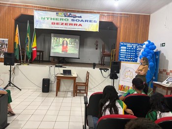 Em dois dias de atividades, 312 alunos participaram de palestras, dinâmicas e simulação de votaç...