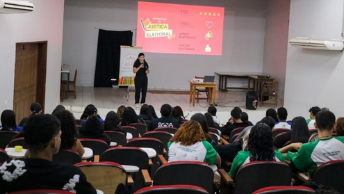 Mais de 70 alunos participaram da ação