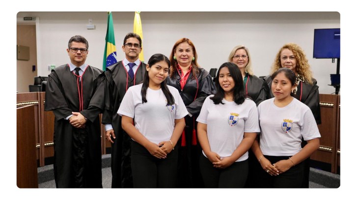 Estudantes peruanas acompanham sessão da Corte do TRE-AC Visita integra programa de intercâmbio acadêmico em parceria com a Escola Judiciária Eleitoral