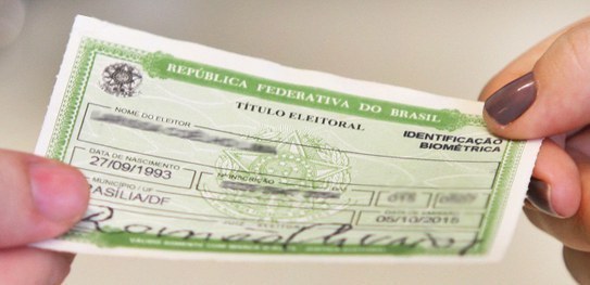 Faça você mesmo: conheça os serviços eleitorais disponíveis no Portal do TSE Eleitor pode solicitar 1ª e 2ª vias do título de maneira gratuita. O pagamento de multas e a emi...