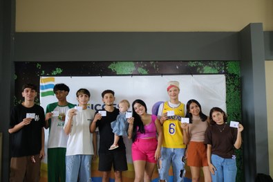 Com o prazo final se encerrando em 6 de maio, a movimentação no auditório do Detran intensifica-...