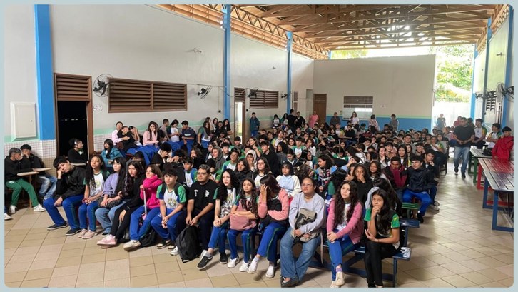 Formando Eleitores Conscientes: EJE leva cidadania e democracia à Escola Dr. Mário de Oliveira Projeto “Eleitor do Futuro” dialoga com alunos sobre ética, participação política e o valor do voto