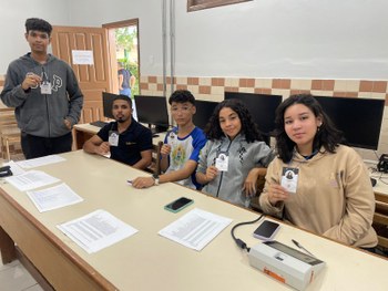 Iniciativa conta com urnas eletrônicas, treinamento técnico e protagonismo dos alunos na organiz...