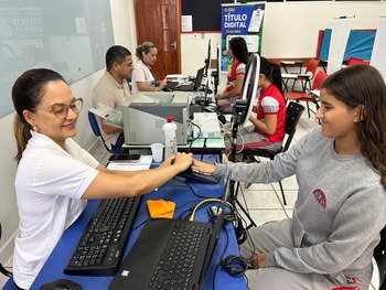 Mesmo não sendo obrigatório aos 16 e 17 anos, estudantes demonstram engajamento e procuram emiti...