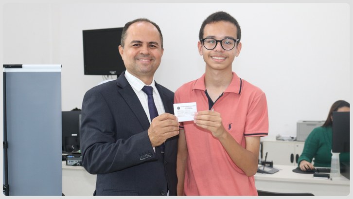 Jovem eleitor: estudantes podem tirar o título nas férias e garantir o direito ao voto em 2026 TRE-AC incentiva alistamento a partir dos 15 anos com ações de cidadania e formação política