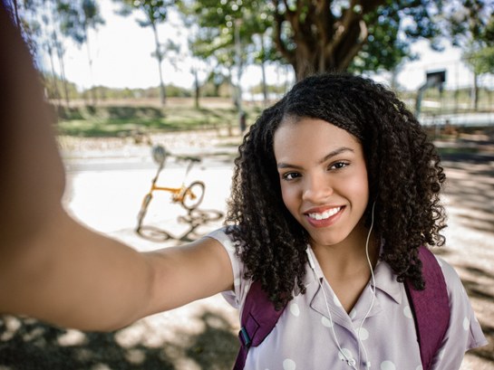 Jovem que completar 16 anos até a data da próxima eleição poderá votar Jovem que completar 16 anos até a data da próxima eleição poderá votar
