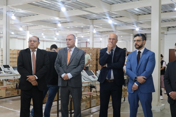 Justiça Eleitoral inicia preparação e lacração das urnas para as Eleições 2026 em Rio Branco
