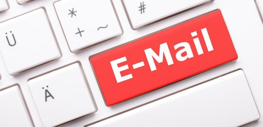 Justiça Eleitoral não envia e-mail ou mensagens por celular a eleitores Apenas os inscritos como mesários podem receber comunicados eletrônicos dos TREs, após autorizaç...