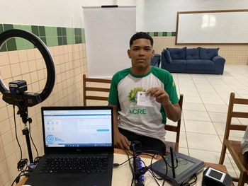 Iniciativa nas escolas Lourival Pinho e Professor Sebastião Pedrosa levou serviços eleitorais ao...