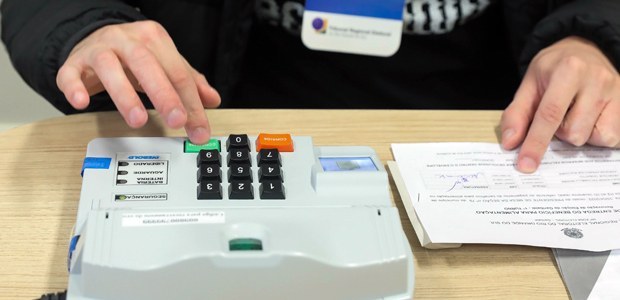 Mesários têm até amanhã (29) para justificar ausência no 2º turno Esta terça também é a data-limite para a remoção das propagandas eleitorais e para a promoção da...