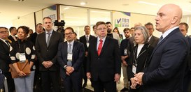 Ministro Alexandre de Moraes visita ambiente do Teste da Urna 2023 Presidente do TSE disse que mais de 82% das brasileiras e brasileiros confiam na urna e agradece...