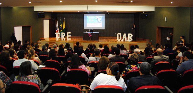 Palestra da Luciana Lóssio