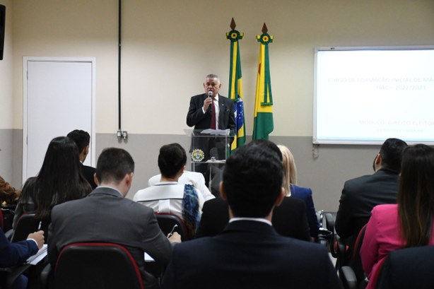 Presidente do TRE-AC participa da abertura do curso de formação inicial de magistrados Atividade faz parte do programa de formação inicial para os novos magistrados e tem intuito de f...