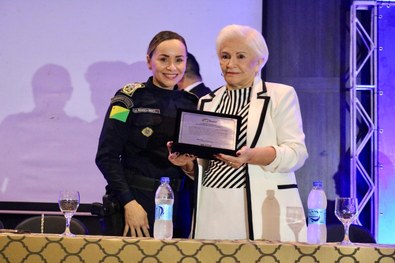 Durante o evento “Caminhos de honra das mulheres na Política Militar”, realizado na OAB/AC, a de...