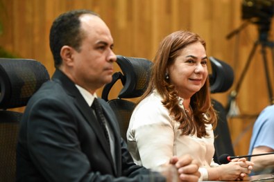 Obra lançada no TJAC eterniza trajetória de quase cinco décadas de dedicação e pioneirismo da ma...
