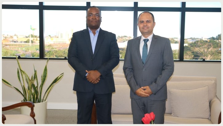 Presidente do TRE-AC recebe visita institucional de representante da Igreja Universal e firma parceria para ampliar alcance da Campanha da Biometria Acordo prevê atendimentos aos fiéis e apoio na divulgação das ações da Justiça Eleitoral no Acre