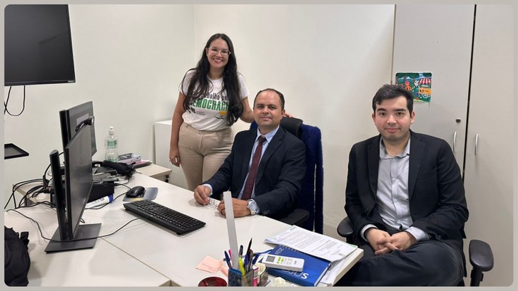 Presidente do TRE-AC reforça apoio à 6ª Zona Eleitoral para cumprimento de metas Reunião entre Presidente do TRE-AC, Juiz Eleitoral, e Chefe de Cartório, fortalecem gestão da 6ª...