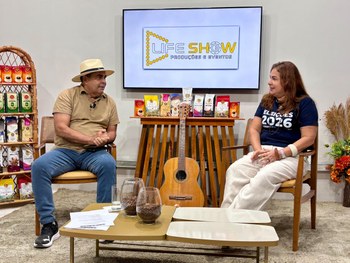 Presidente Waldirene Cordeiro e vice-presidente Lois Arruda acompanharam as atividades e receber...