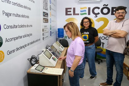 Presidente Waldirene Cordeiro e vice-presidente Lois Arruda acompanharam as atividades e receber...