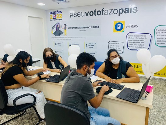 Rolê das Eleições: TRE-AC disponibiliza autoatendimento do eleitor no Via Verde Shopping Ação será realizada sempre aos sábados e domingos, das 14h às 20h