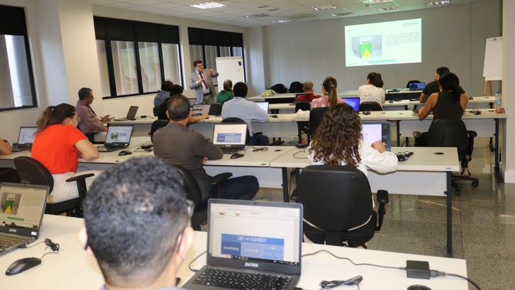 Servidores do TRE-AC participam de oficina prática de elaboração de artefatos da nova lei de licitações Treinamento prático aprimora processos de contratação com foco em eficiência, sustentabilidade e...