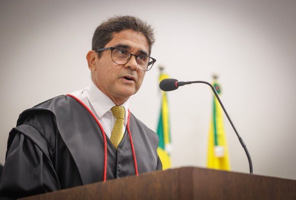 Sessão Solene marca posse do Desembargador Lois Arruda na Presidência do TRE-AC