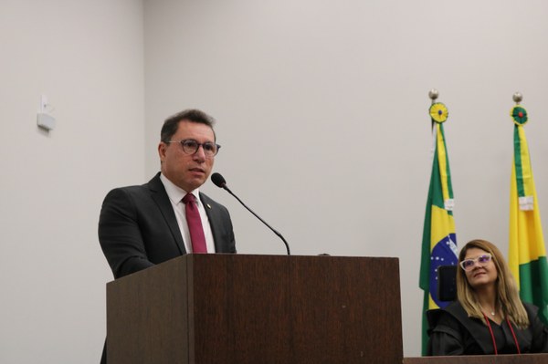 Sessão Solene marca posse do Desembargador Lois Arruda na Presidência do TRE-AC