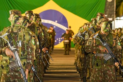 Solenidade pelos 69 anos do batalhão foi conduzida pelo Comando de Fronteira Acre/4º BIS e conto...
