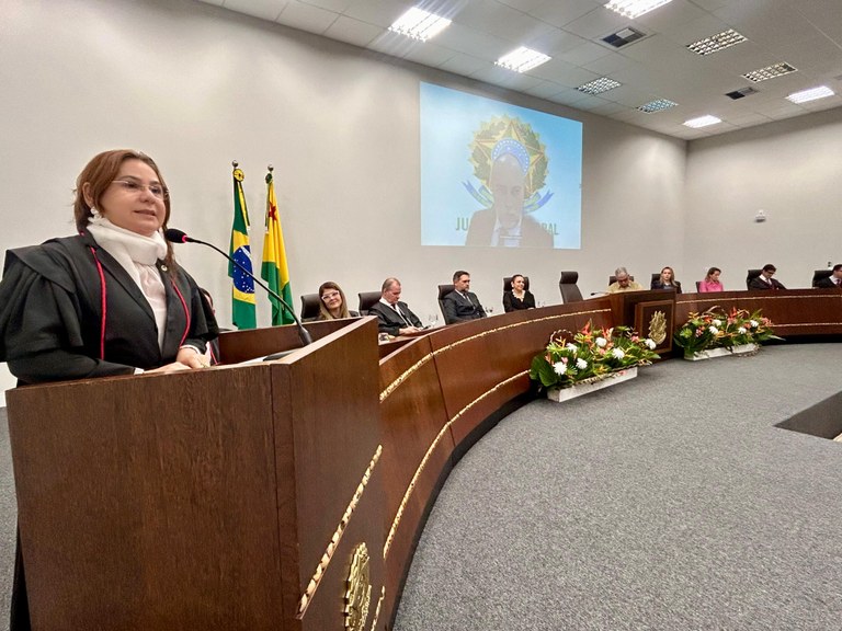 Thalles Sales toma posse como membro efetivo da Corte Eleitoral do Acre Sessão solene conduzida pela presidente Waldirene Cordeiro marcou a nova composição do TRE-AC pa...