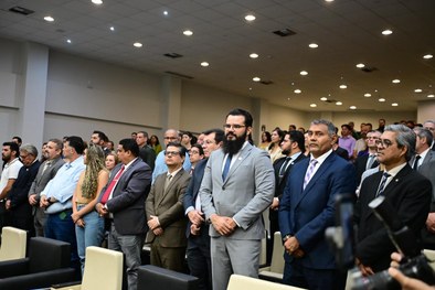 Sessão solene conduzida pela presidente Waldirene Cordeiro marcou a nova composição do TRE-AC pa...