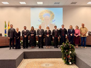 Sessão solene conduzida pela presidente Waldirene Cordeiro marcou a nova composição do TRE-AC pa...