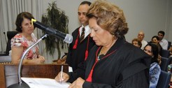 Posse da juíza Alexandrina Melo no cargo de juíza titular da classe de advogados. 