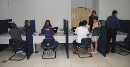 TRE-AC-2012-Atendimento no Fórum Eleitoral de Rio Branco A fim de reforçar o atendimento ao eleitor, o Tribunal Regional Eleitoral do Acre (TRE-AC) fará ...