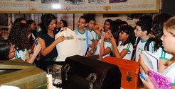Visita cultural de alunos no TRE-AC