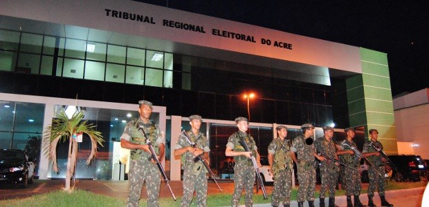 TRE-AC-2016-ELEIÇÕES 2016 EXÉRCITO Exército em frente ao TRE-AC nas Eleições 2016