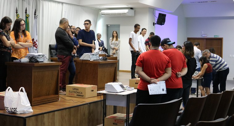 TRE-AC treina mesários que irão atuar na eleição da 2ª edição do Projeto Jovem Parlamentar Acreano