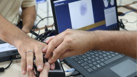 Iniciativa facilita o acesso da população a diversos serviços, como emissão do título e atualiza...